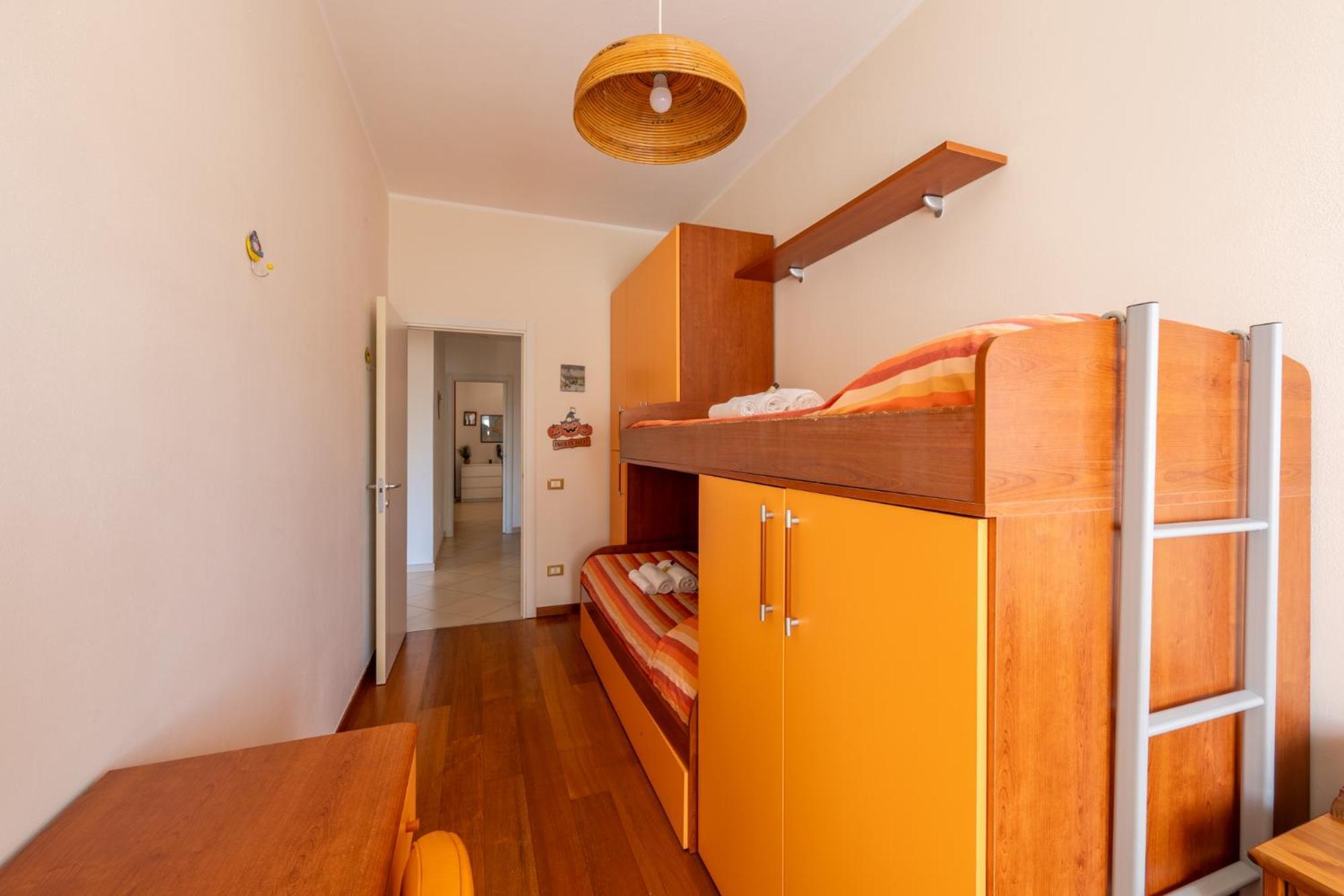 New Luxury 2Bdr Terrace, Views, Ac Apartment Марина ди Карара Екстериор снимка